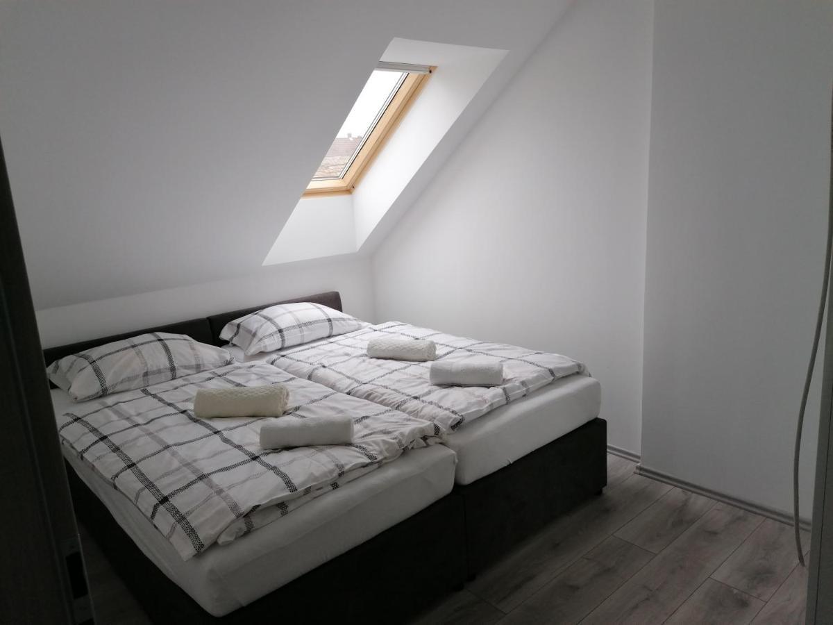 Mohacs Apartman Esterno foto