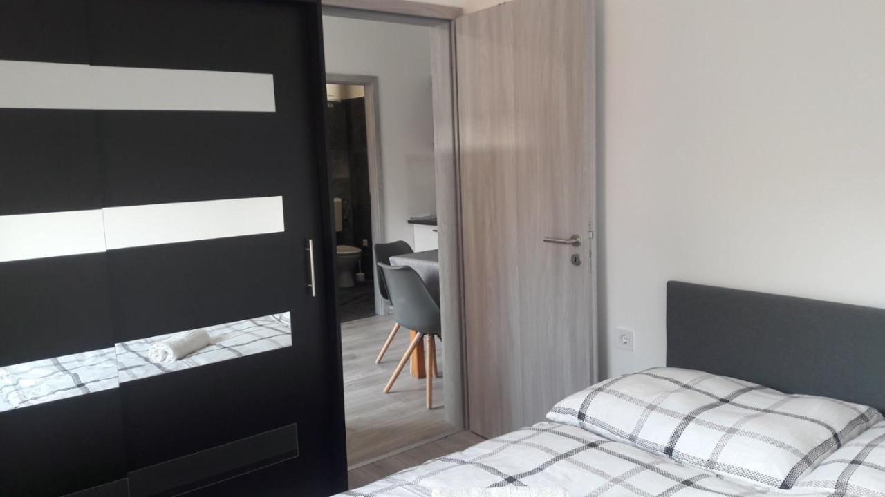 Mohacs Apartman Esterno foto